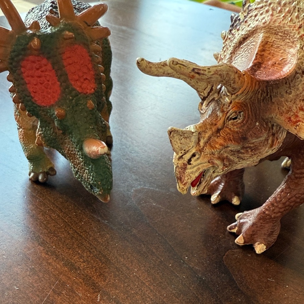 Safari Syracosaurus and Gemini & Genius Triceratops